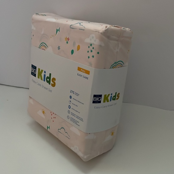 The Big One Kids, Easy Care Aaliyah Rainbow Full Sheet Set. Wrinkle resistant - Picture 10 of 17